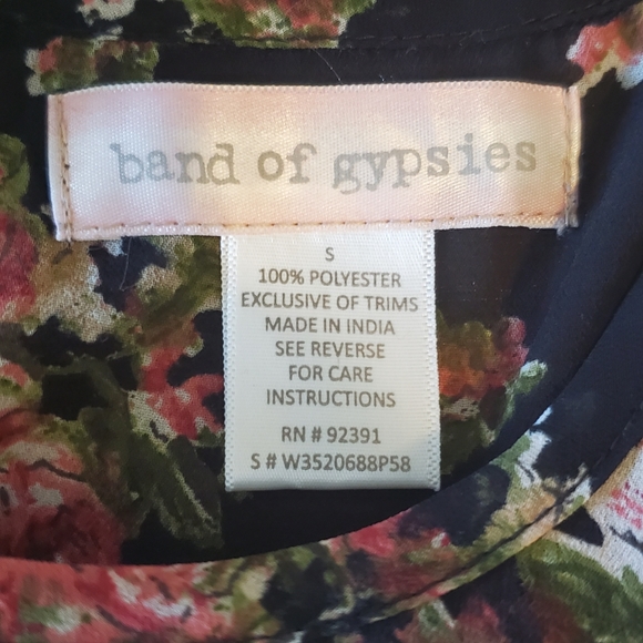 Band of Gypsies Floral Crop Top - Picture 4 of 5